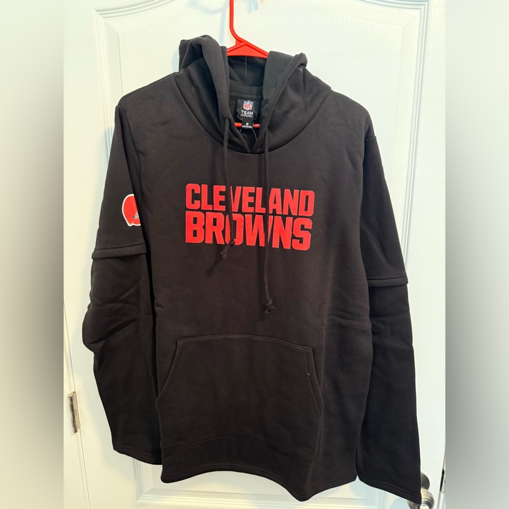 NFL x FOCO Cleveland Browns Hoodie with Droptail Sleeves and Pocket - Size M NWT